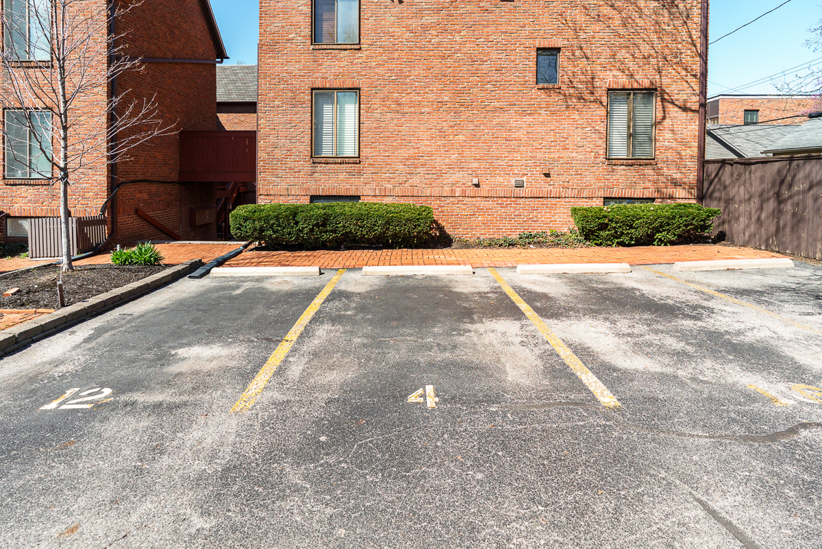 285 Lear St-4