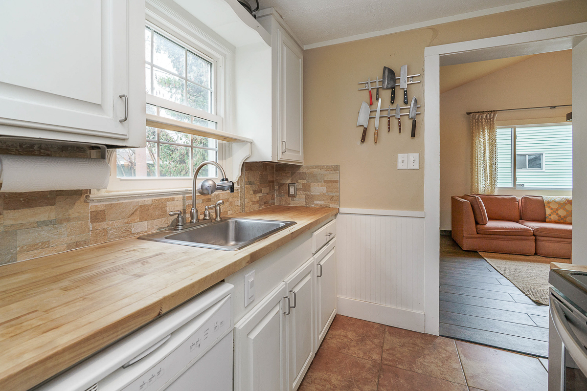 2981 Norwood St-20