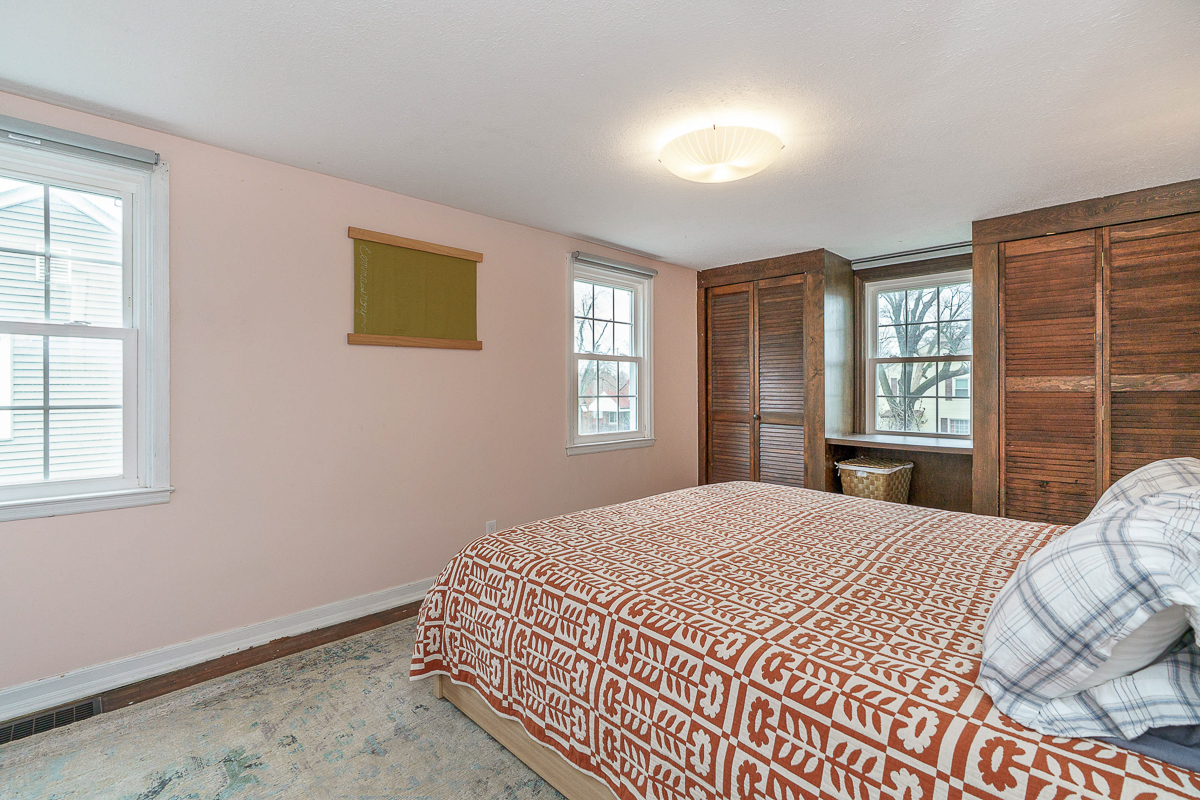 2981 Norwood St-24