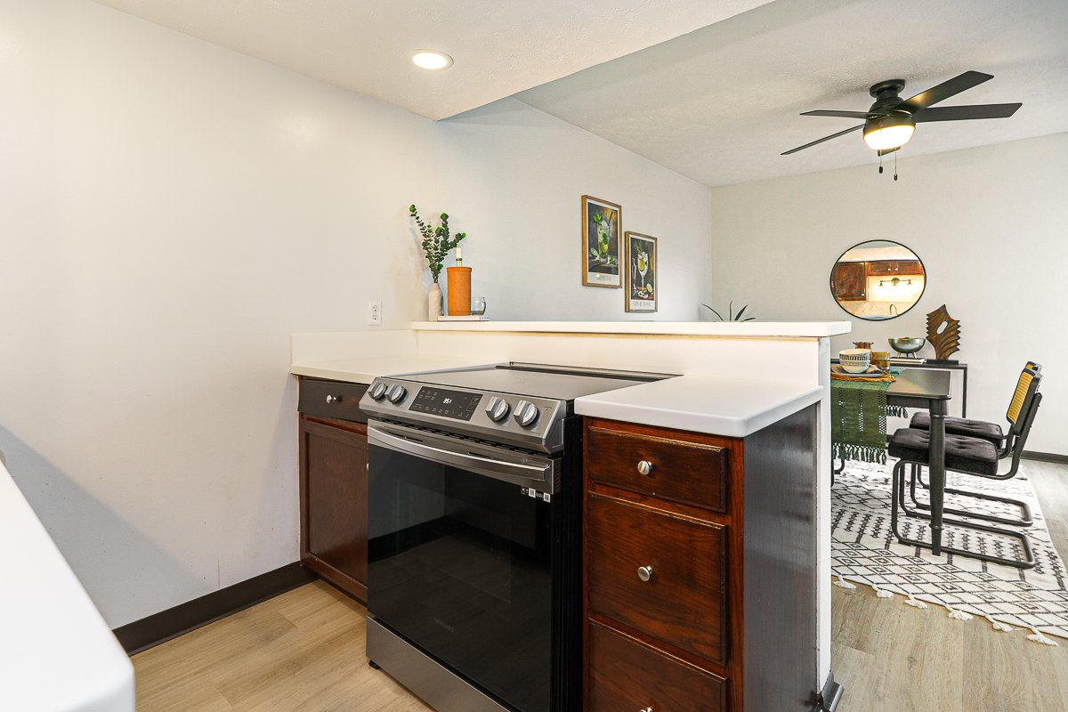 324 Meadowside Court-21