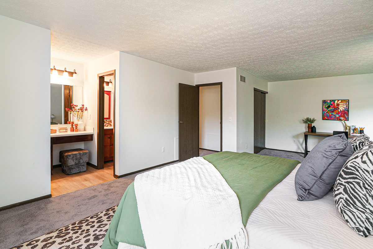 324 Meadowside Court-29