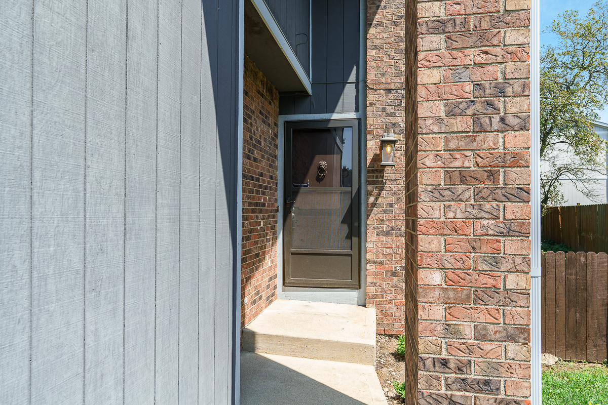 324 Meadowside Court-7