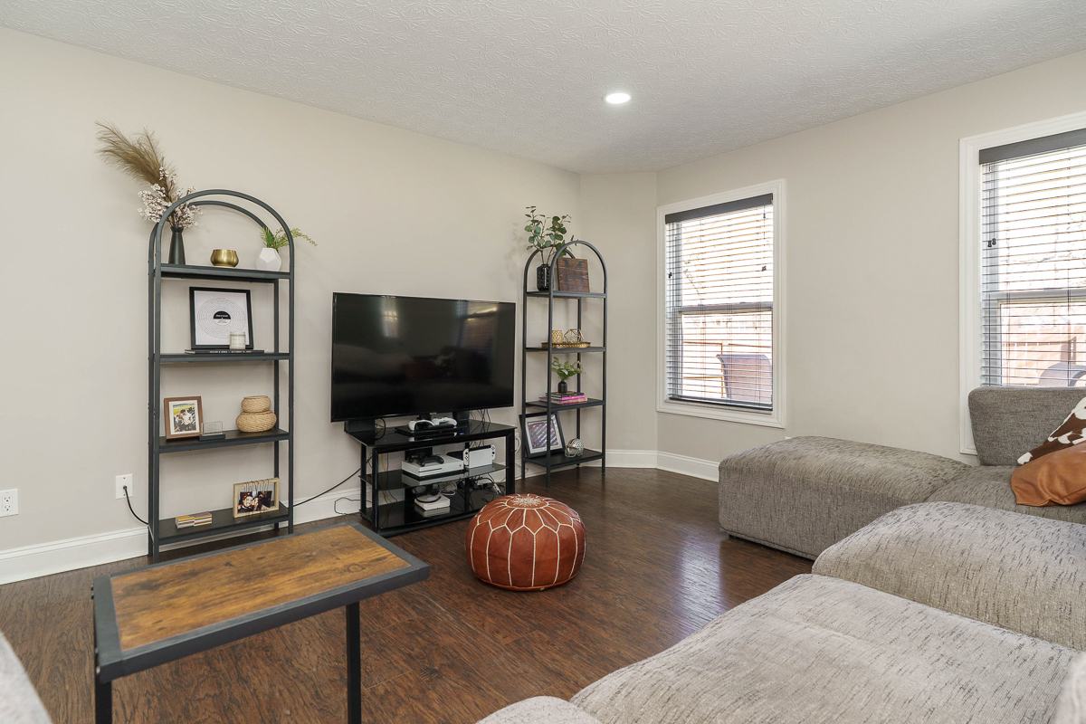 3428 Third Ave-16