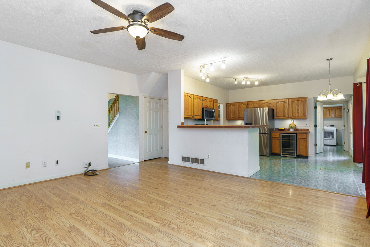 3588 Rivervail Dr-17