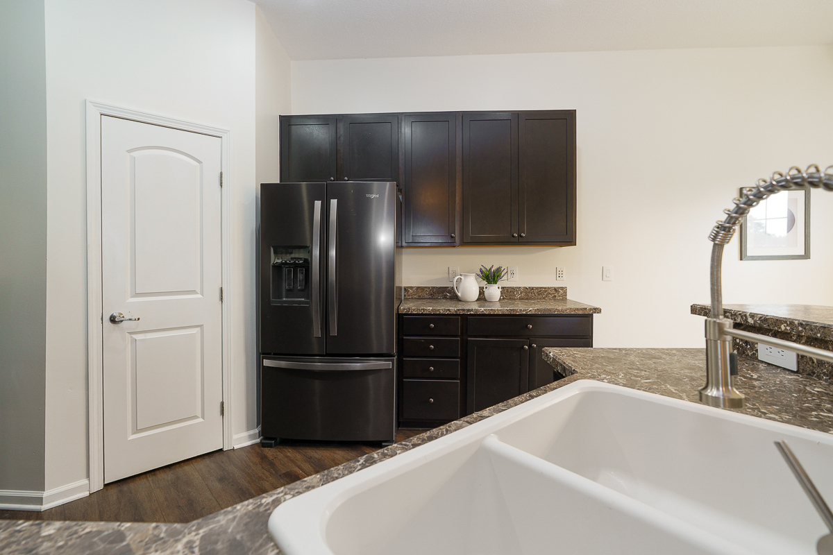 3679 Birkland Cir-24