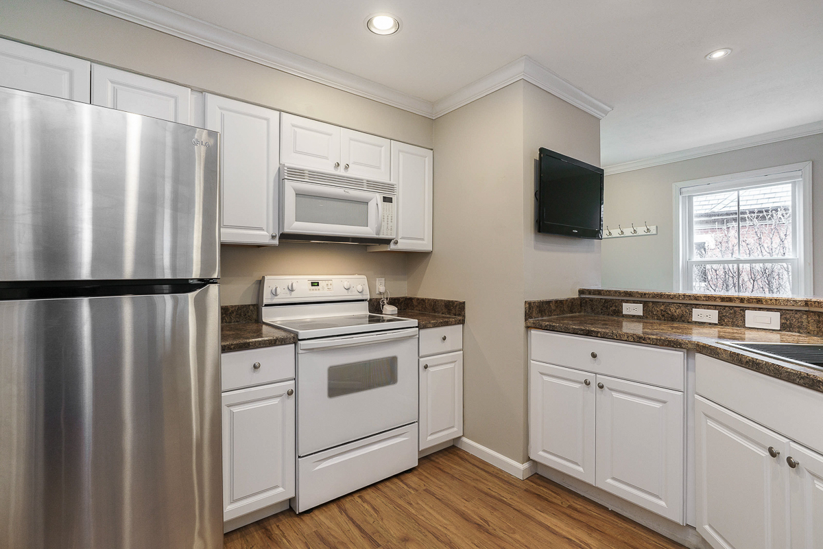 36 W Russell St-17