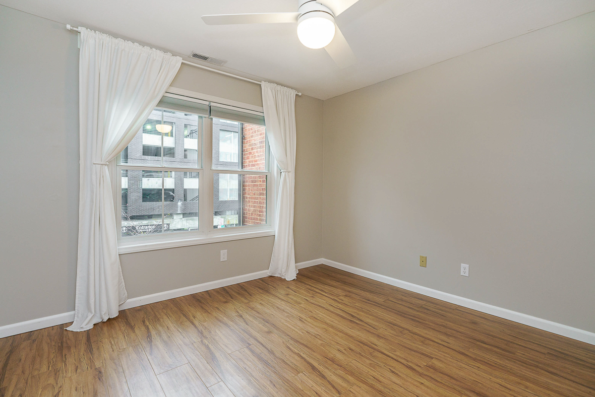 36 W Russell St-22