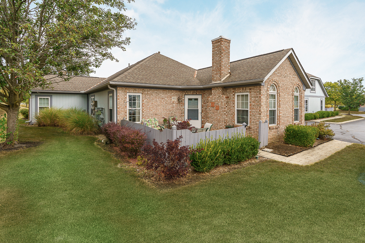 3832 Falls Circle Dr-3