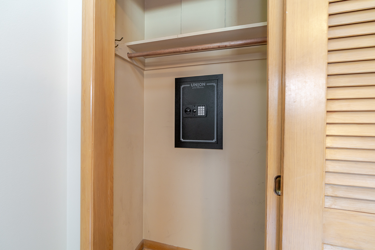 3920 Overdale Drive-33