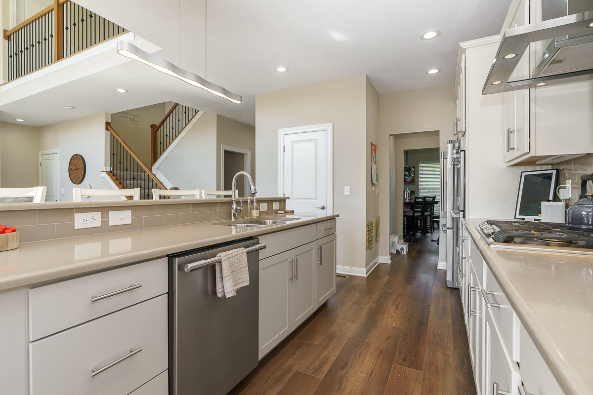 4880 Pinnacle Woods Dr-25