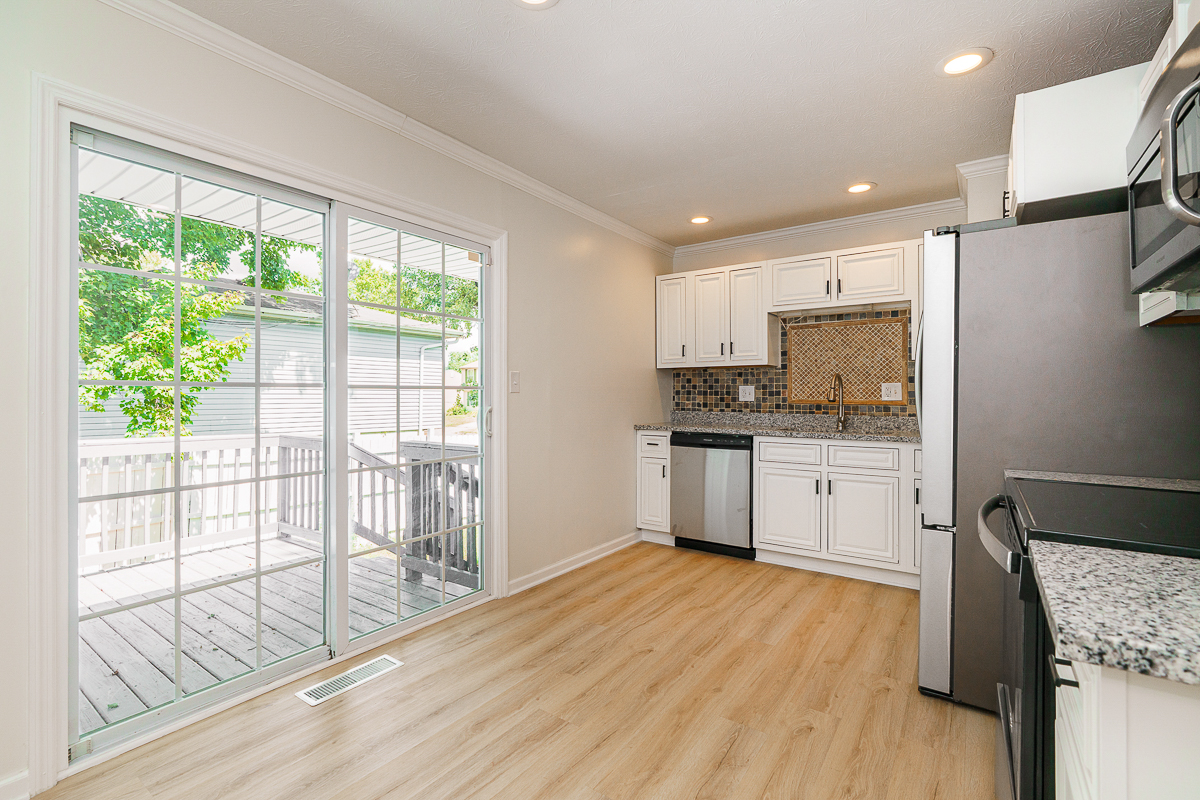 5030 Silverton Dr-13