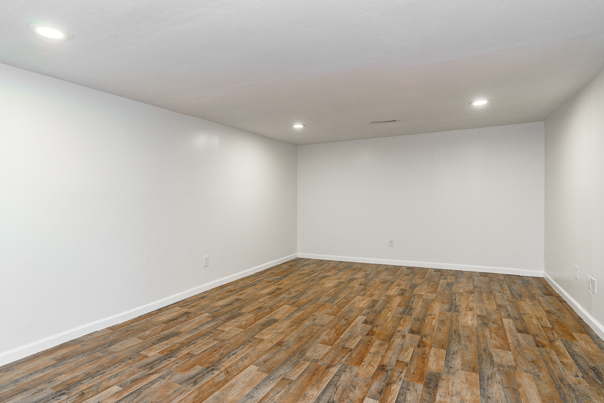 5030 Silverton Dr-23