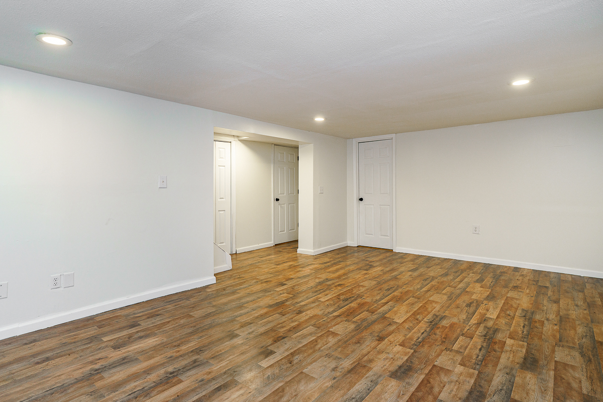 5030 Silverton Dr-25