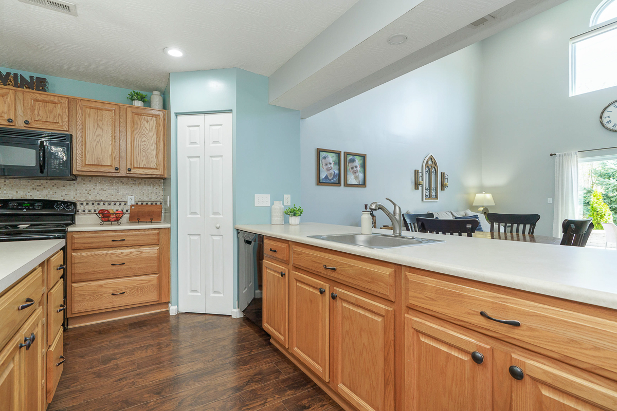 543 Corbel Dr-18