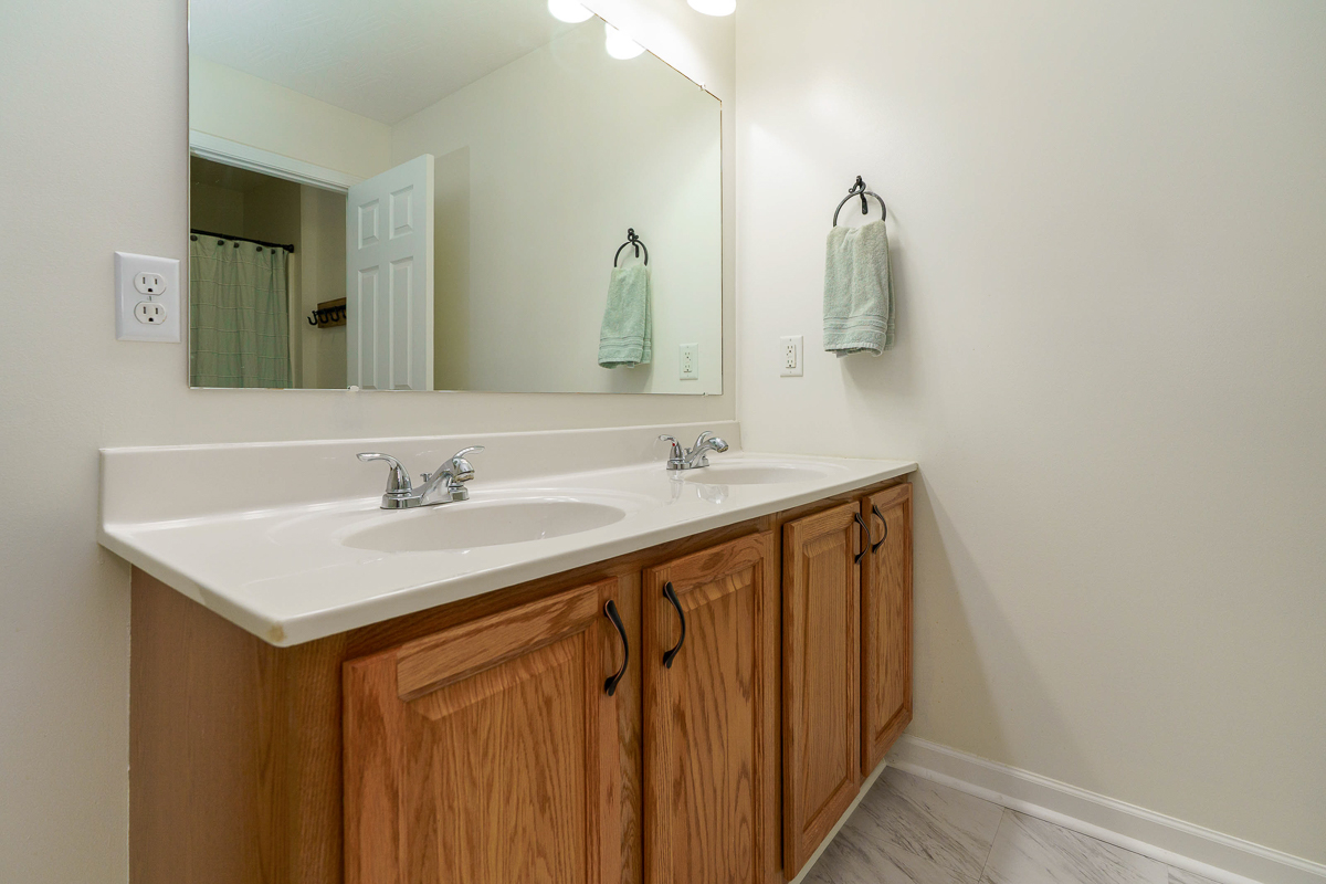 543 Corbel Dr-25