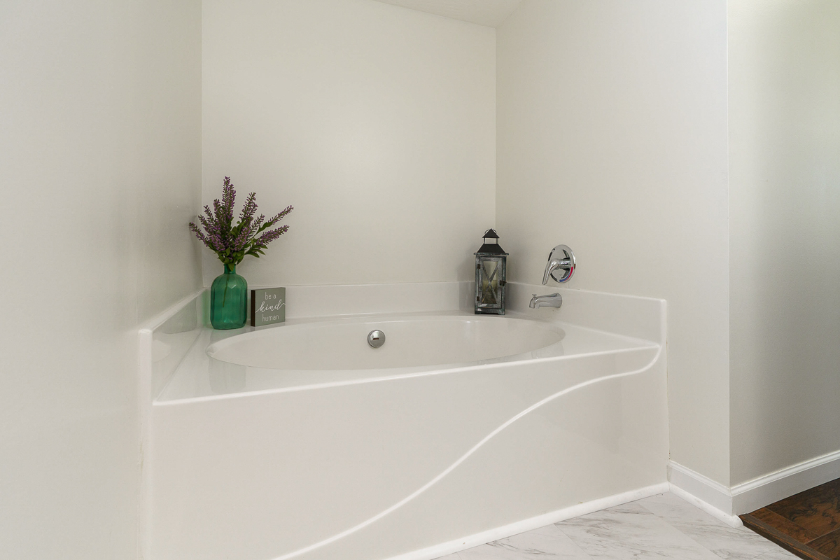 543 Corbel Dr-26