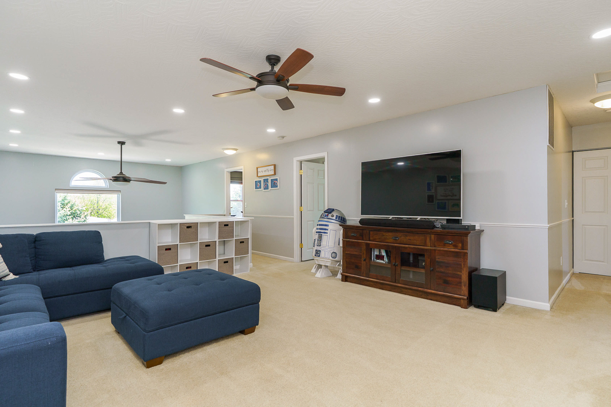 543 Corbel Dr-28