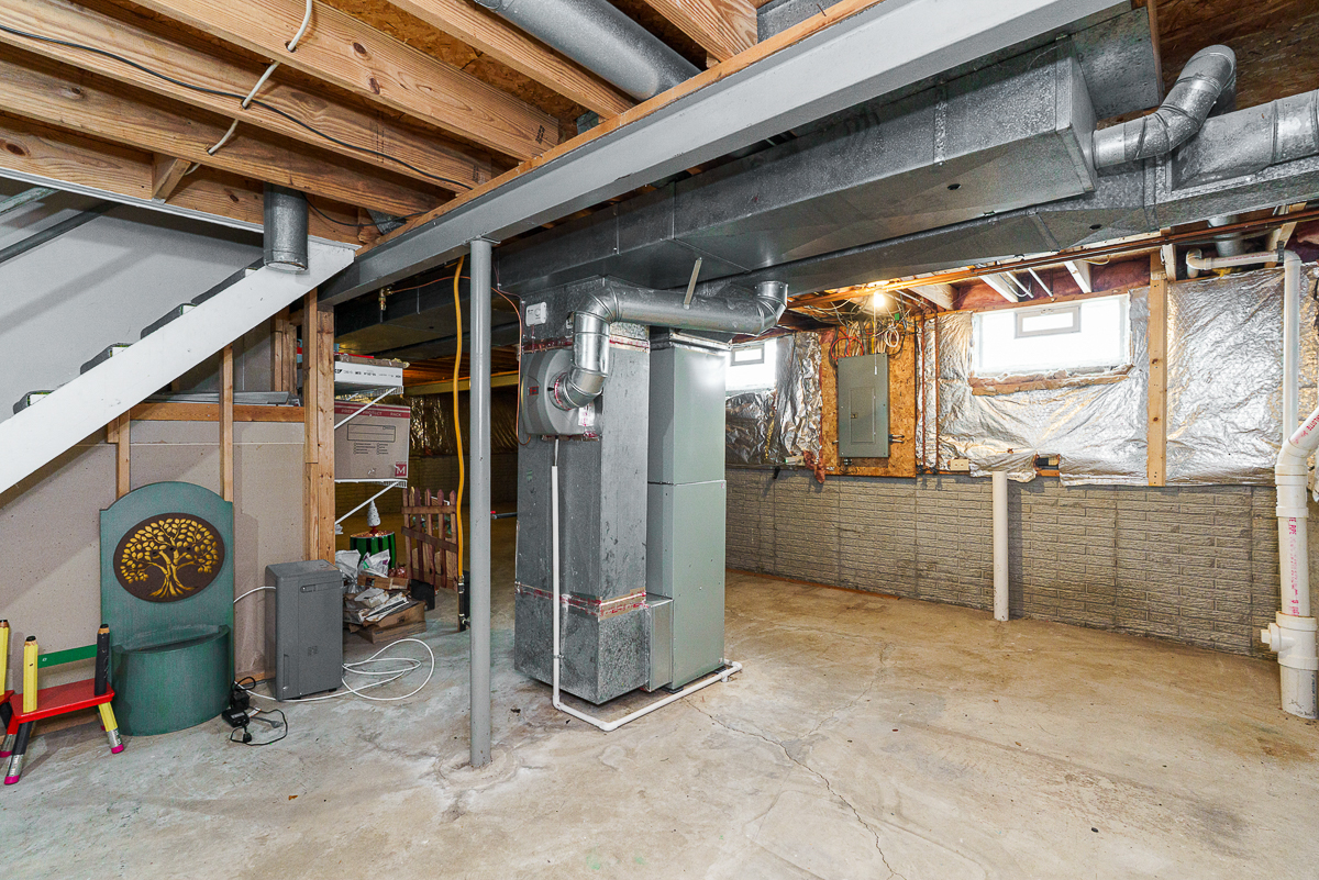543 Whitson Dr-10
