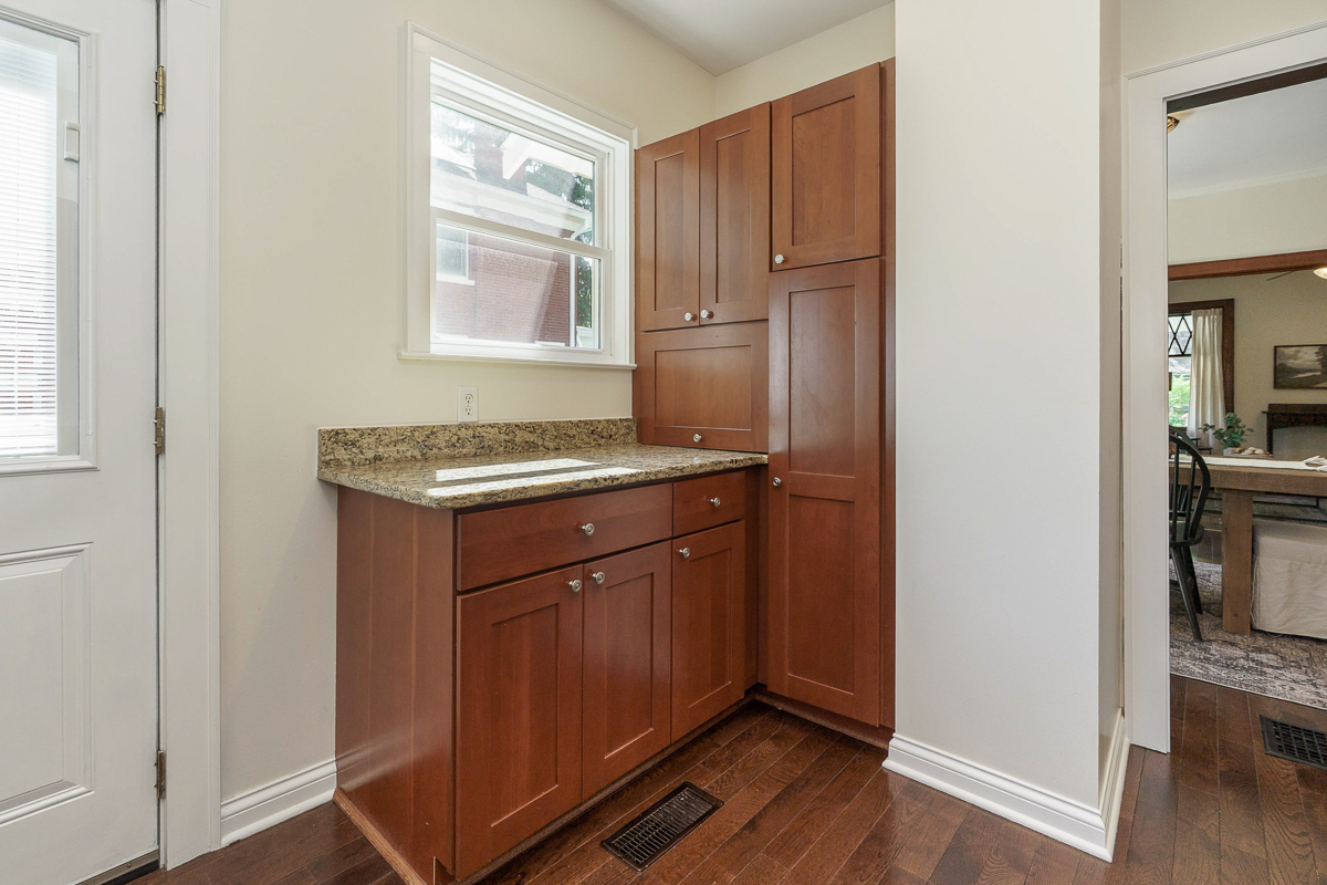 54 Webster Park Ave-23