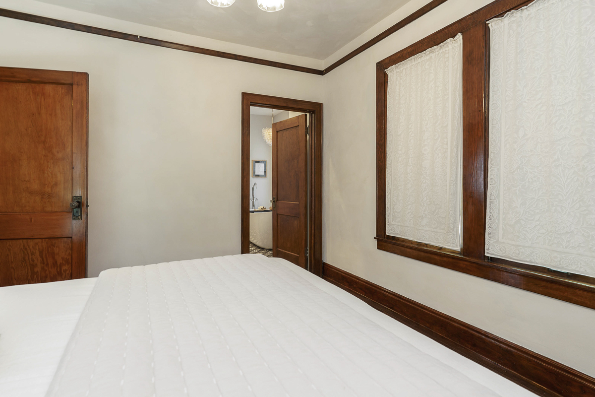 54 Webster Park Ave-27
