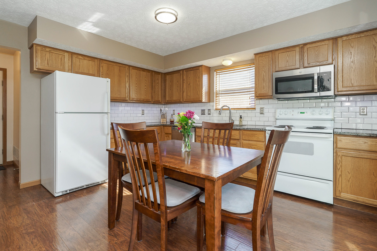 6043 Chidley St-15