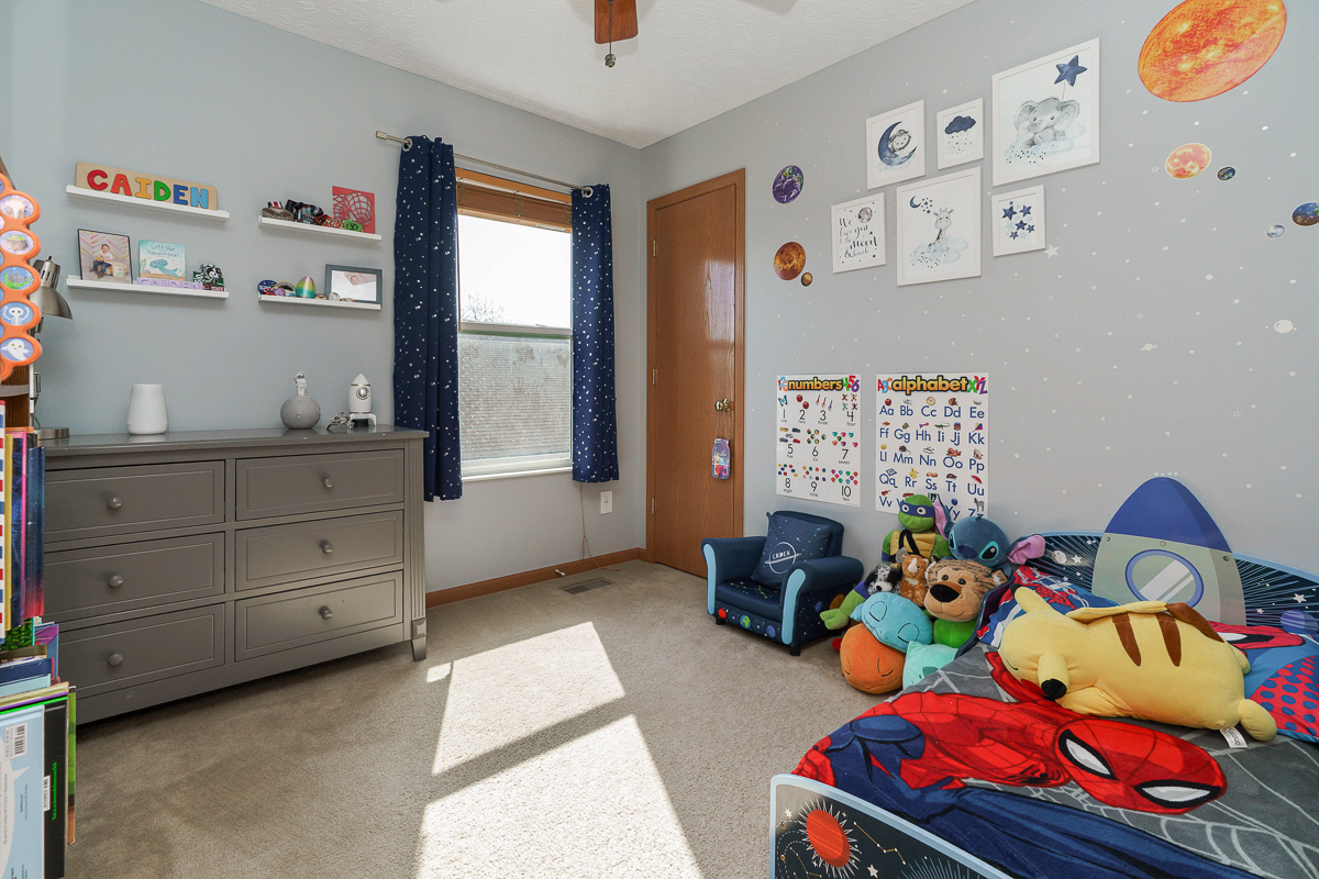 6043 Chidley St-29