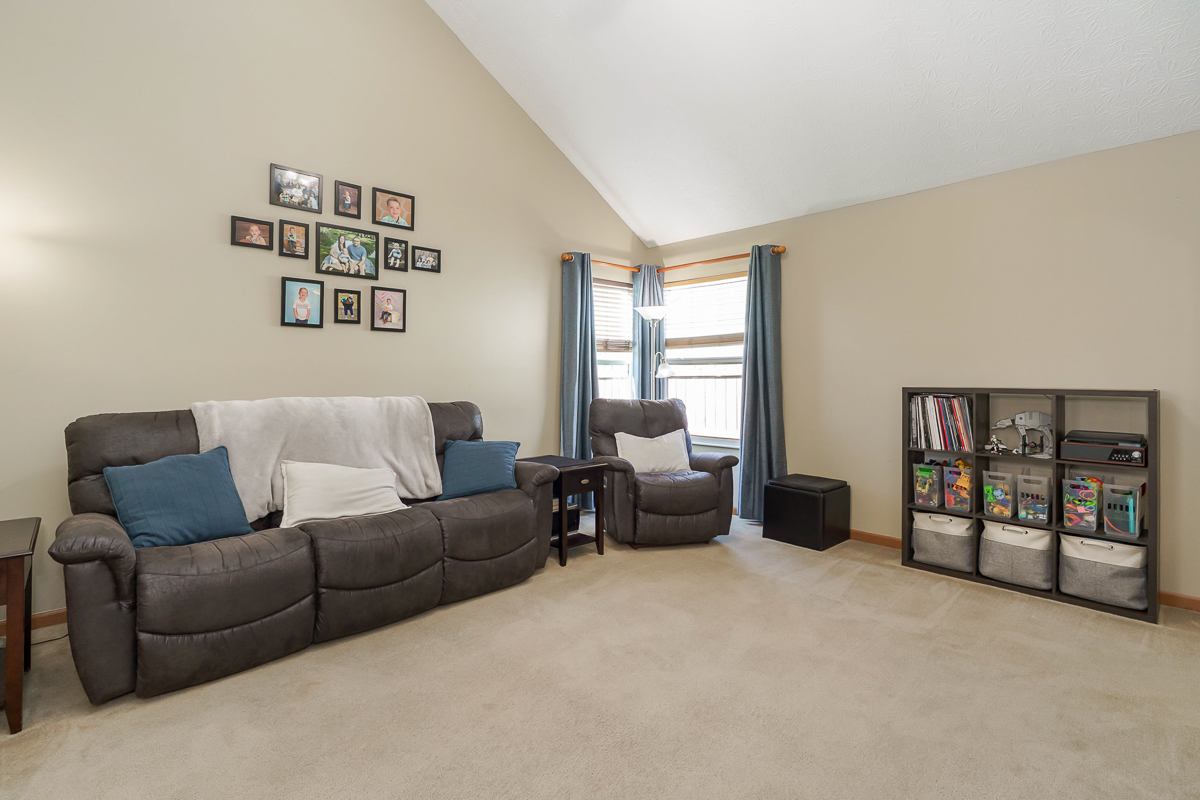 6043 Chidley St-9