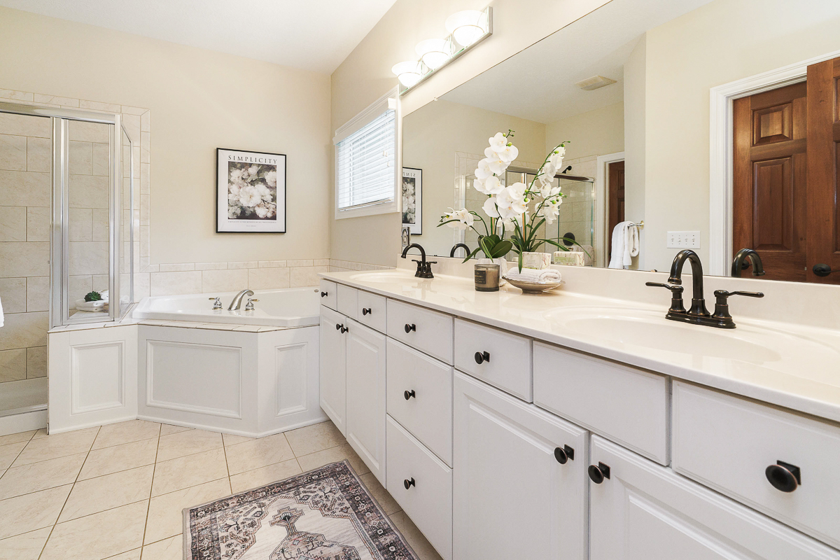 6061 Highland Hills Dr-39