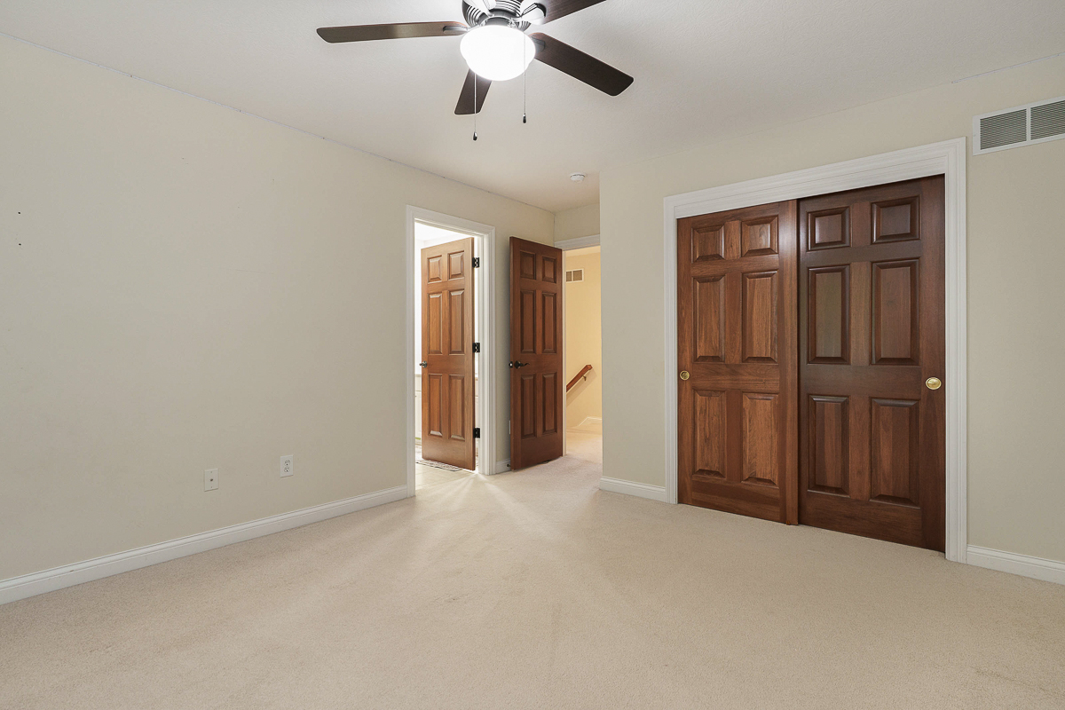 6061 Highland Hills Dr-48