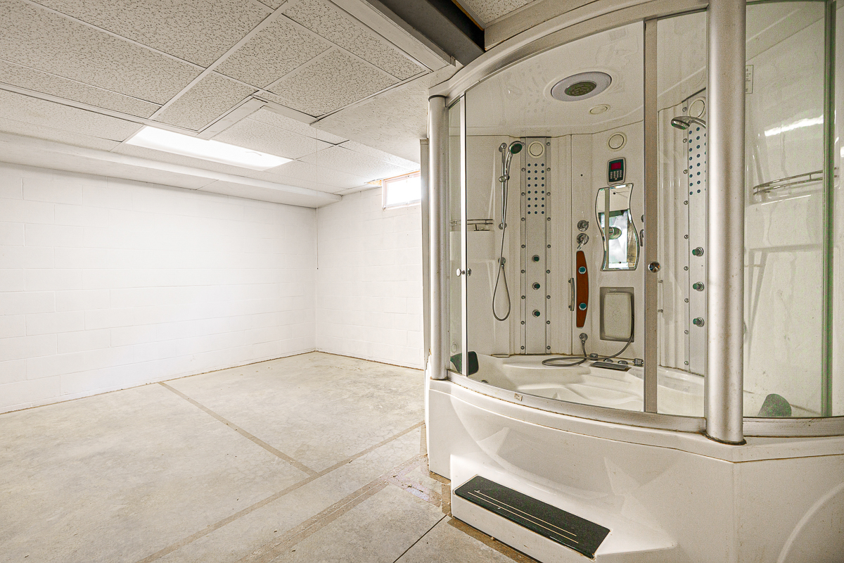 6177 Woodsview Way-16