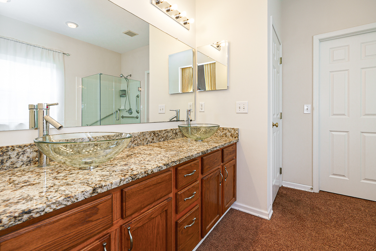 6177 Woodsview Way-38