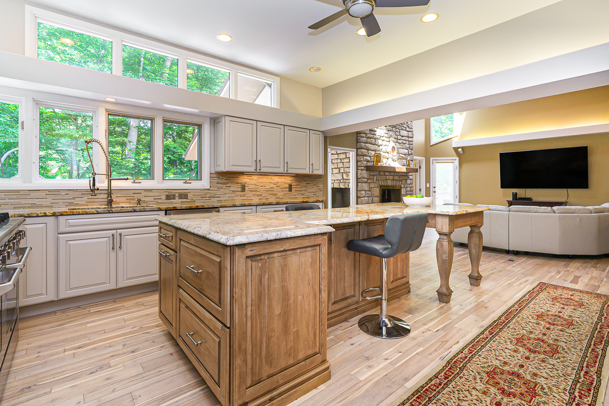 630 Woods Hollow Ln-63