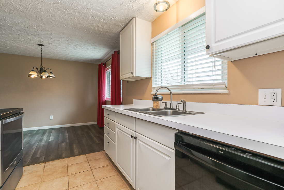 6328 Roselawn Ave-13