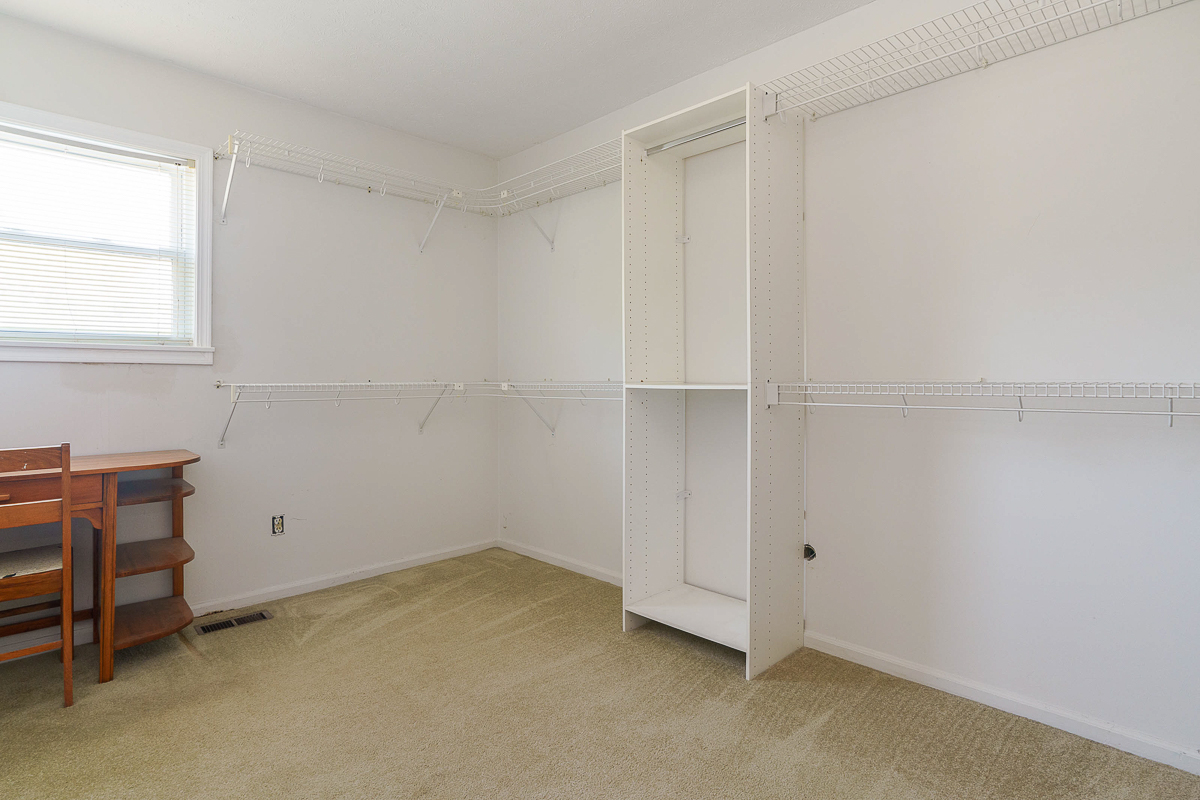 6357 New London Dr-29