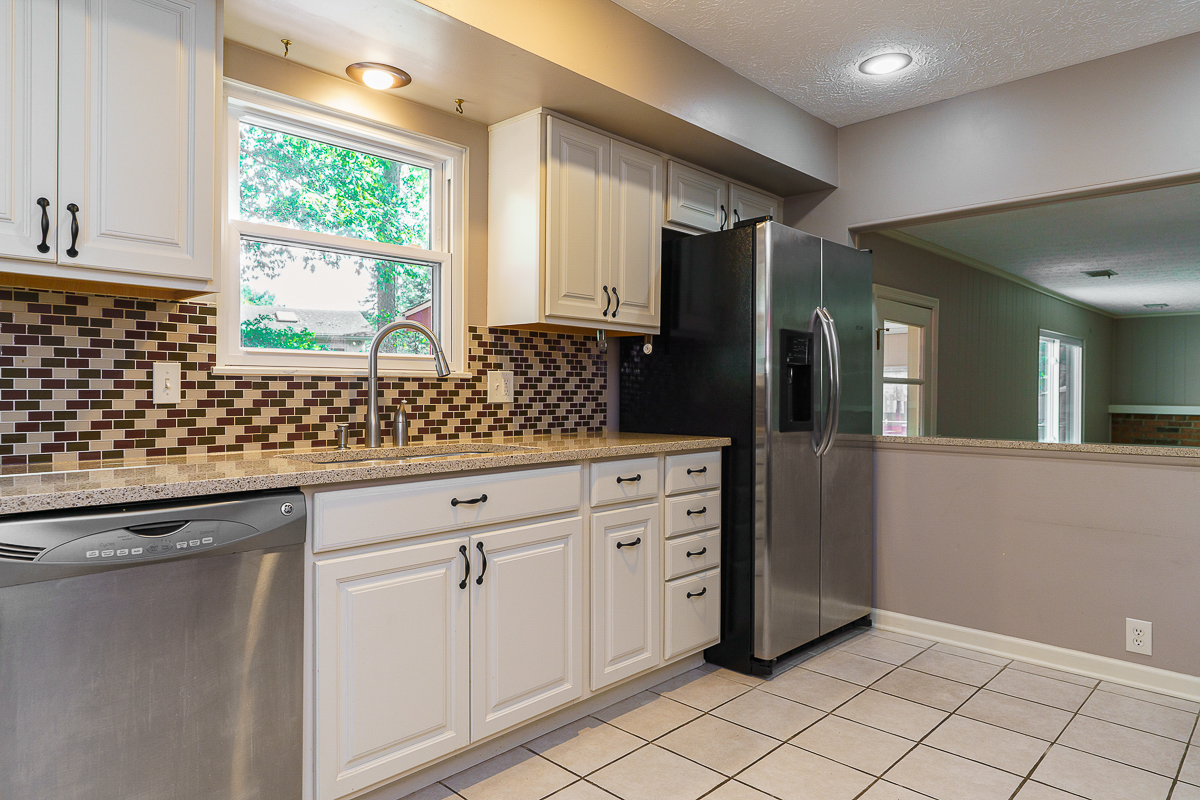 6496 Hearthstone Ave-15