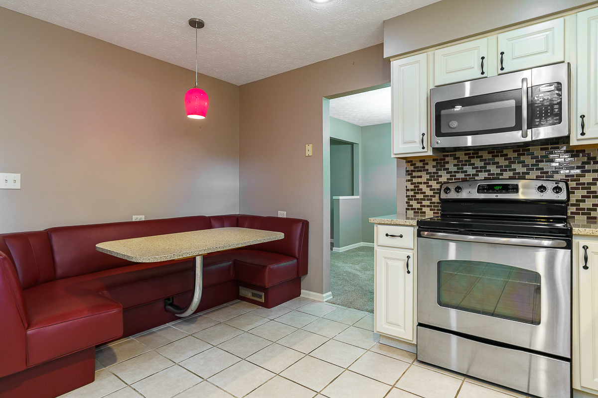 6496 Hearthstone Ave-16