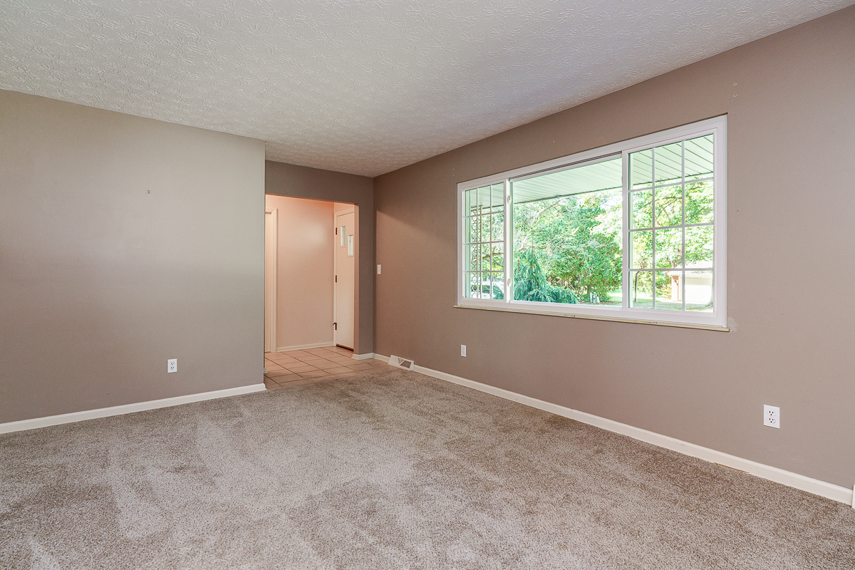 6496 Hearthstone Ave-22