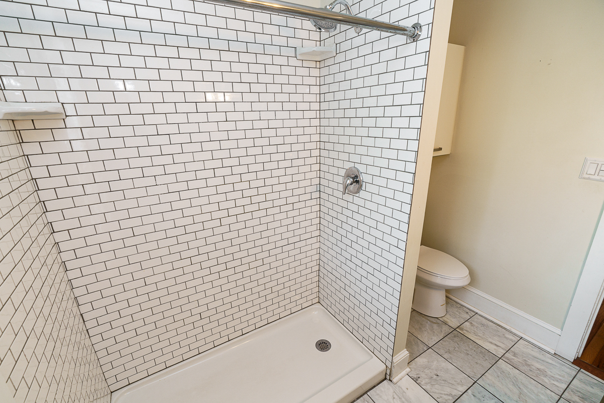 66 E Hubbard Ave-29