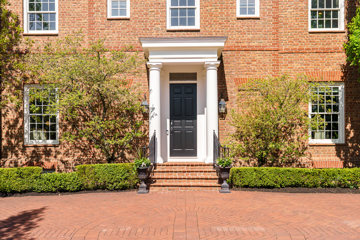 6940 Clivdon Mews-4