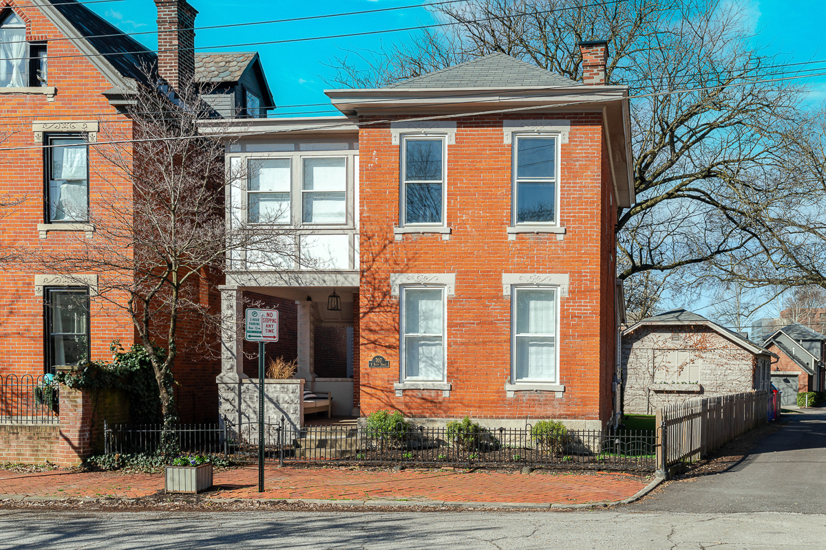 707 s 6th St-4