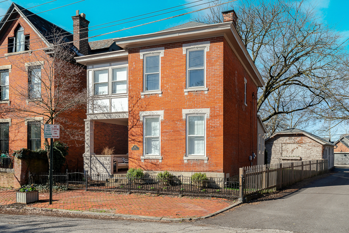 707 s 6th St-6