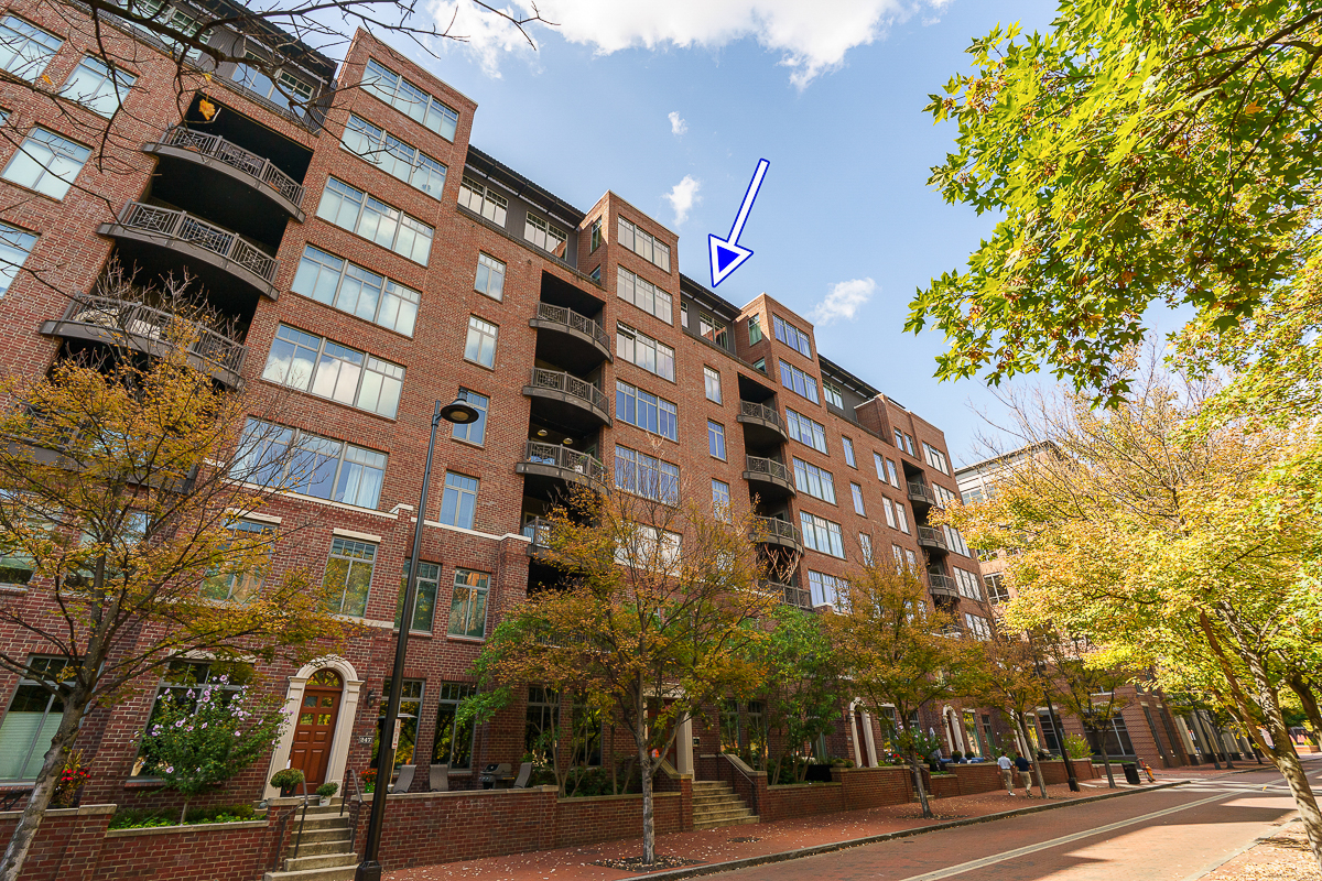 250 Daniel Burnham Sq #707-10