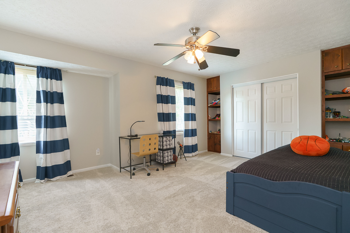 7439 Saunderlane Rd-38