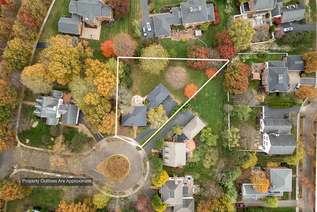 7444 Farmington Close-5