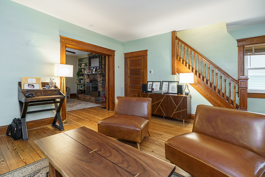 76 e Lakeview Ave-21