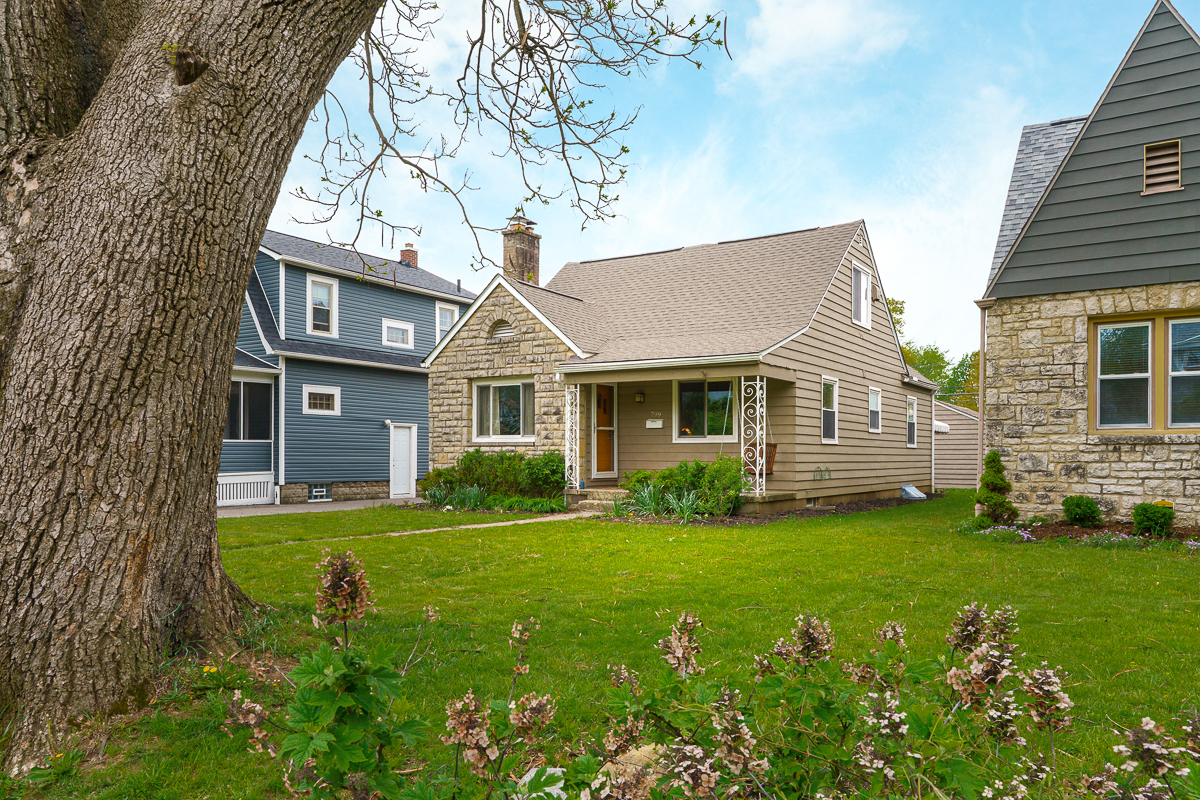 799 Montrose Ave-1