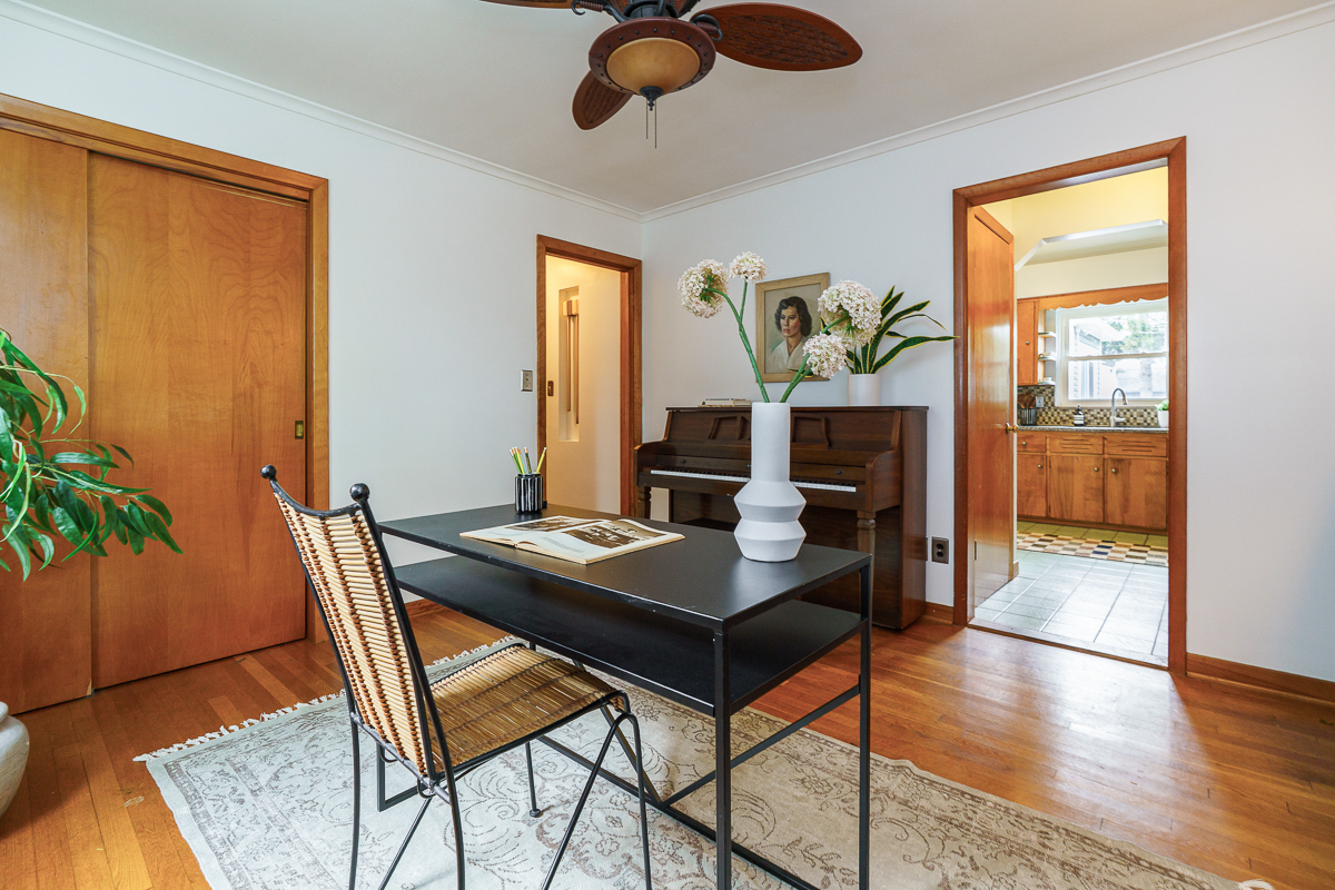 799 Montrose Ave-28