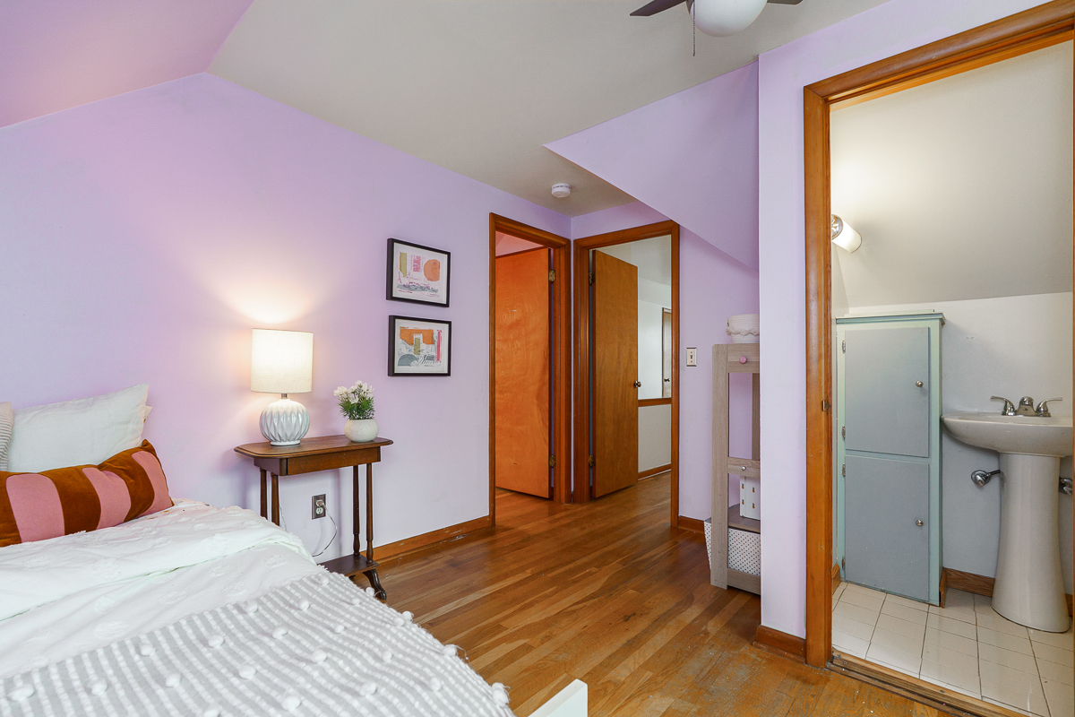 799 Montrose Ave-36
