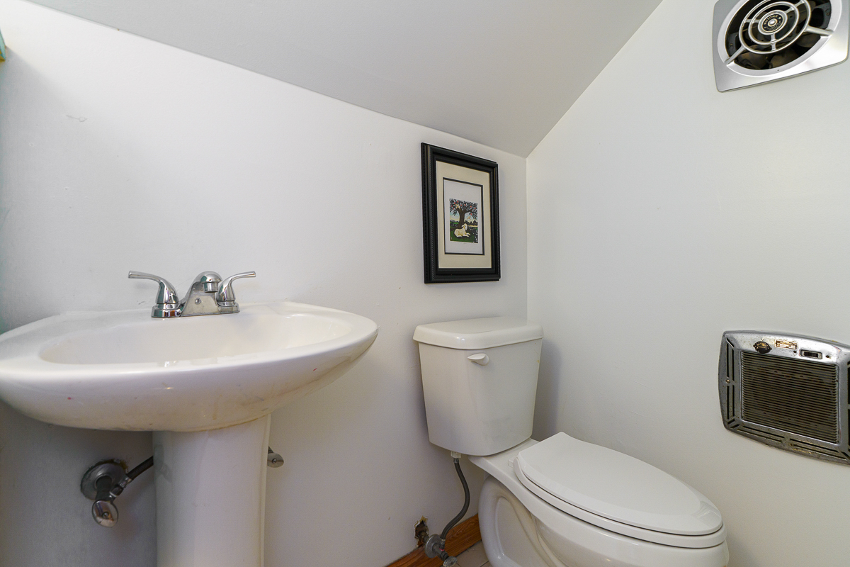 799 Montrose Ave-37