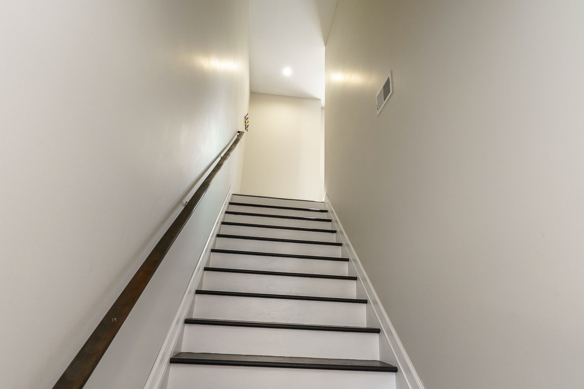 834 Hamlet St-10